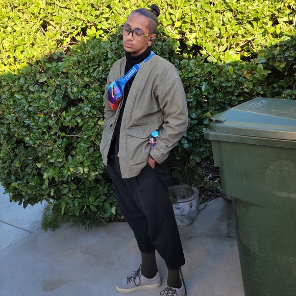 Meet your Posher, Michael 🌺🏝 - Picture 8 of 16